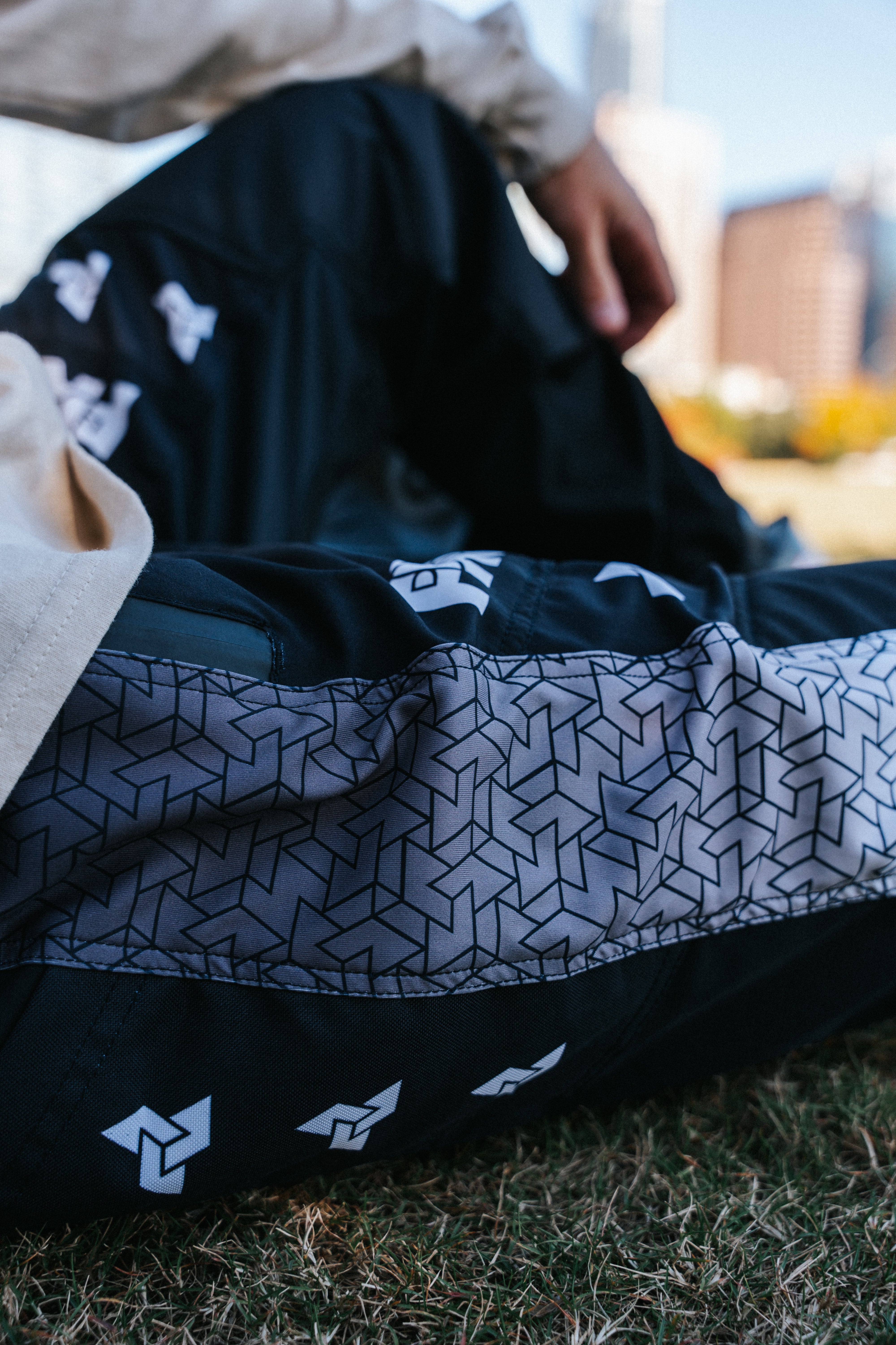Project JT Pro Jogger: Grayscale