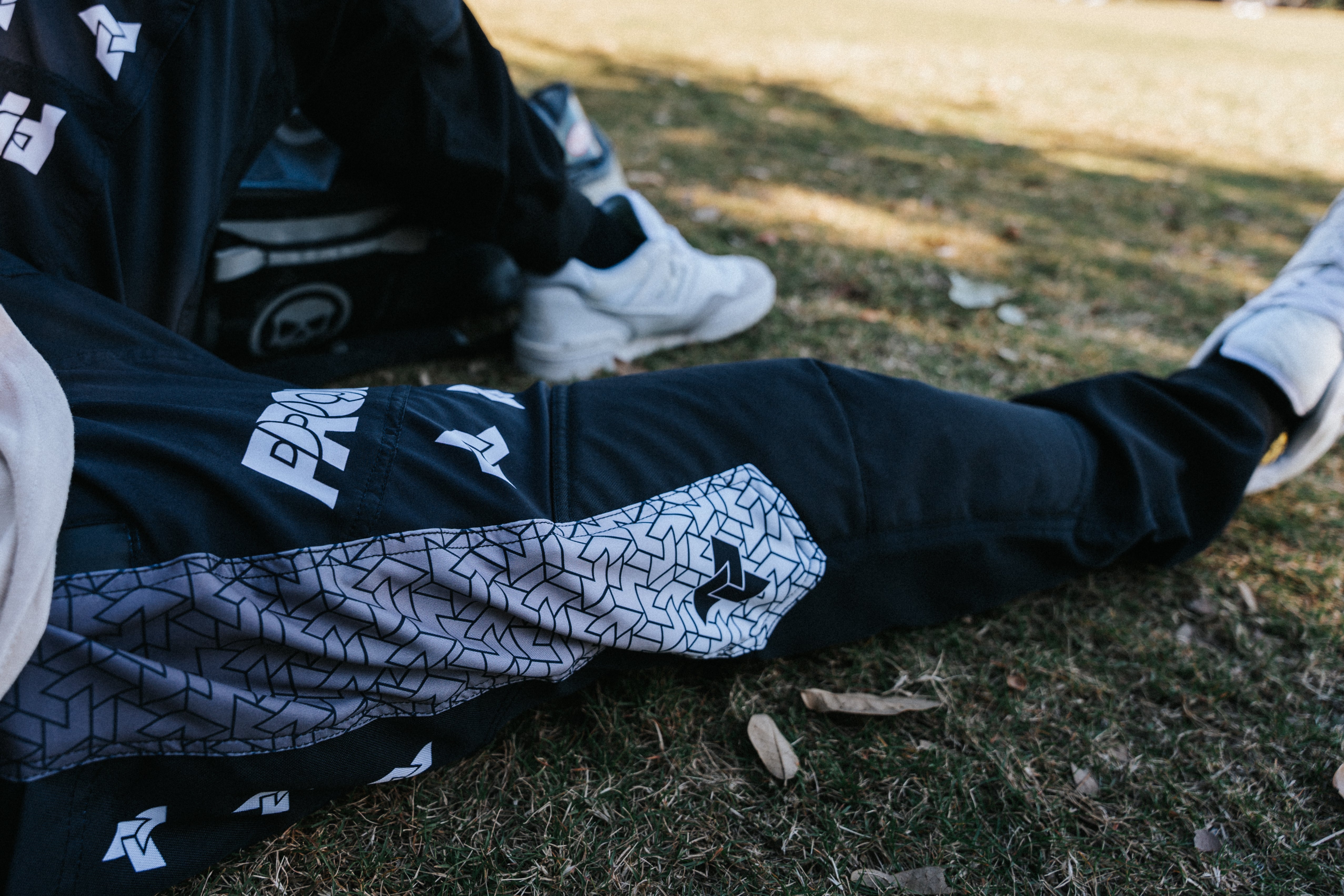Project JT Pro Jogger: Grayscale